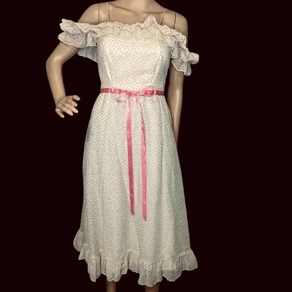 Vintage 70’s JCPenney Midi Floral On / Off Shoulder Dress Ruffles Cream Pink 7/8